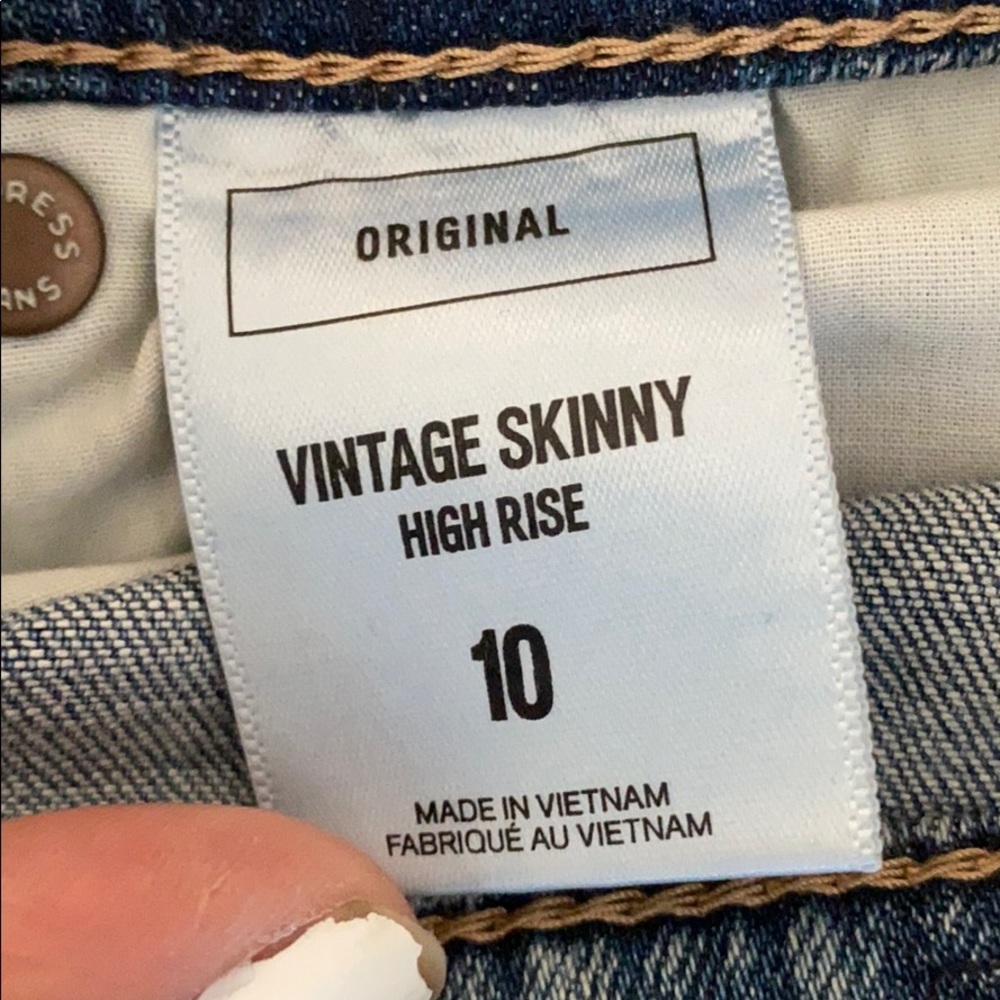 Express Distressed High Rise Jeans - Picture 4 of 4